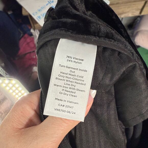 Talbots Women’s 12 Black Velvet Pull on Pants - Picture 5 of 5